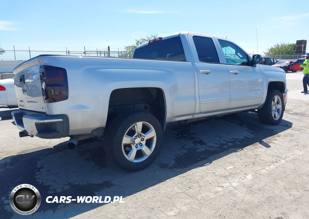 2015 Chevrolet Silverado 1500 1Lt VIN:1GCRCREC9FZ153048 - 4