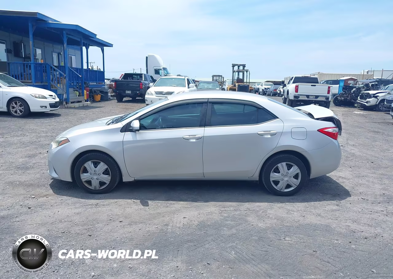 2015 Toyota Corolla Le VIN:5YFBURHE3FP197536 - 14