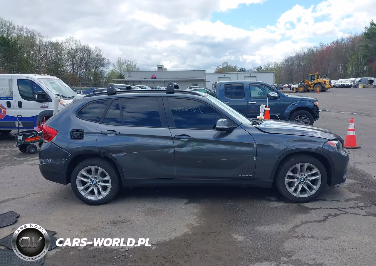 2015 BMW X1 xDrive28I VIN:WBAVL1C55FVY41430 - 13