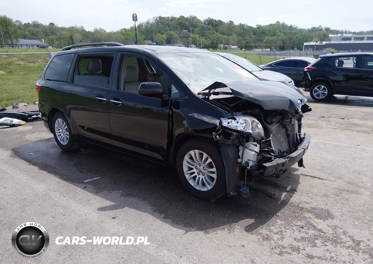2016 Toyota Sienna Xle 8 Passenger