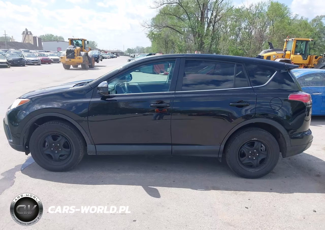 2018 Toyota Rav4 Le VIN:2T3BFREVXJW753337 - 14