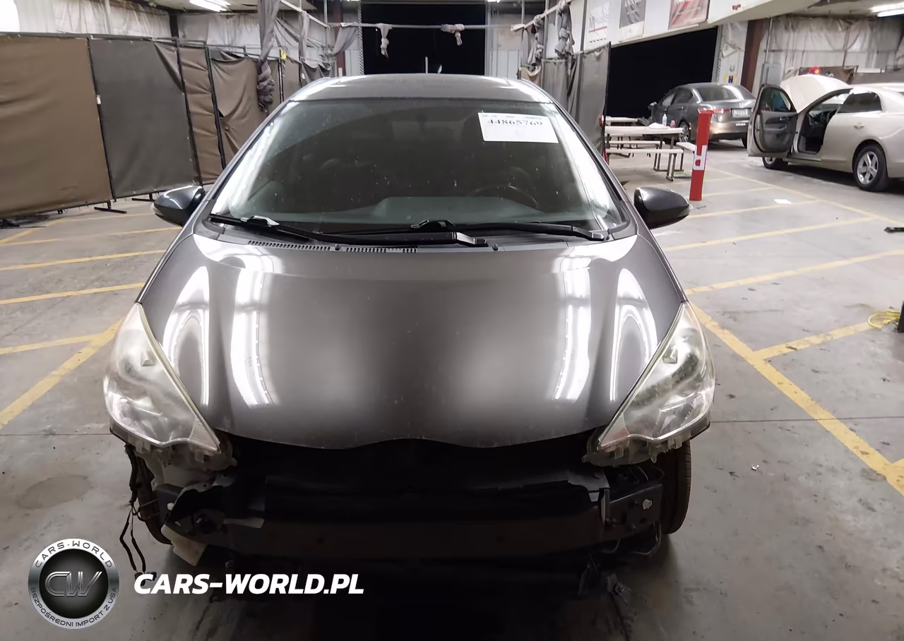 2013 Toyota Prius C Four VIN:JTDKDTB32D1041316 - 12