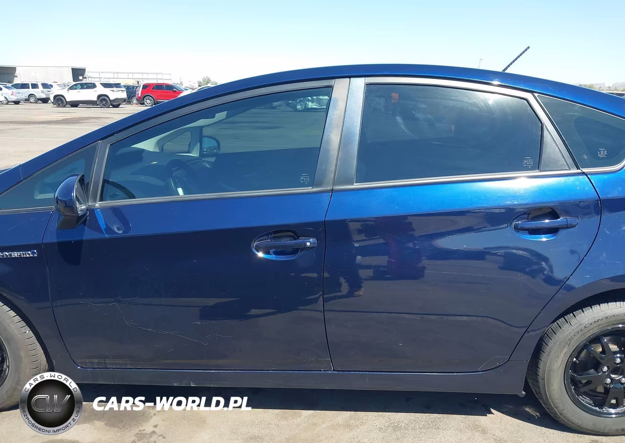 2015 Toyota Prius Two VIN:JTDKN3DU9F0467824 - 14