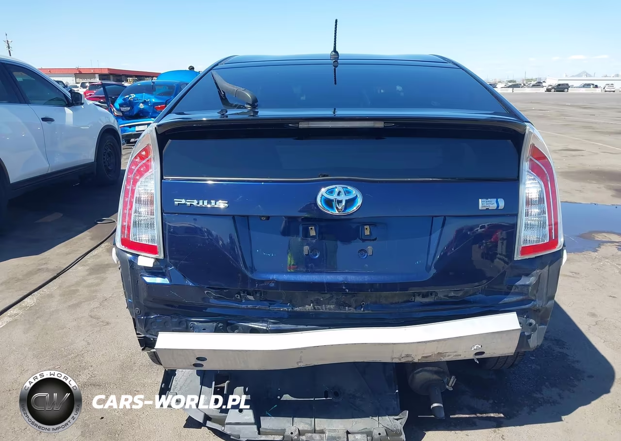 2015 Toyota Prius Two VIN:JTDKN3DU9F0467824 - 16