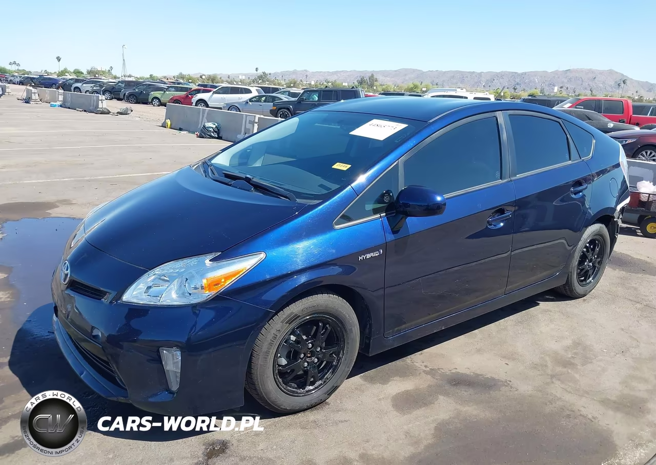 2015 Toyota Prius Two VIN:JTDKN3DU9F0467824 - 2