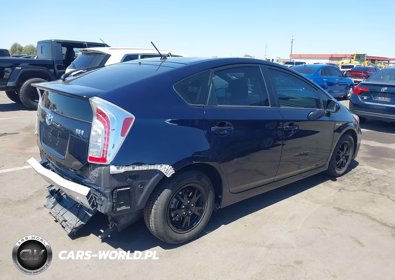 2015 Toyota Prius Two VIN:JTDKN3DU9F0467824 - 4