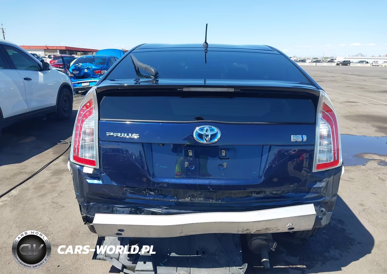 2015 Toyota Prius Two VIN:JTDKN3DU9F0467824 - 6