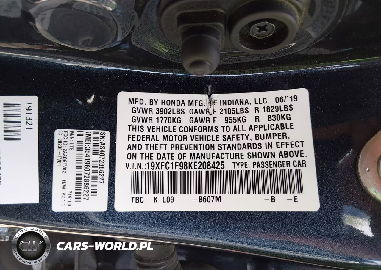 2019 Honda Civic Touring VIN:19XFC1F98KE208425 - 9