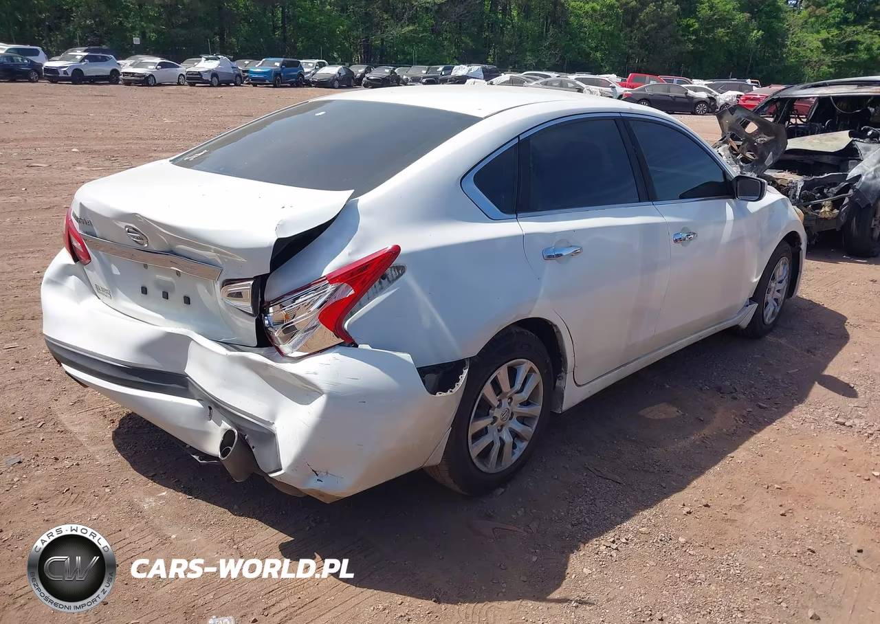 2017 Nissan Altima 2.5 S VIN:1N4AL3AP4HN313274 - 4