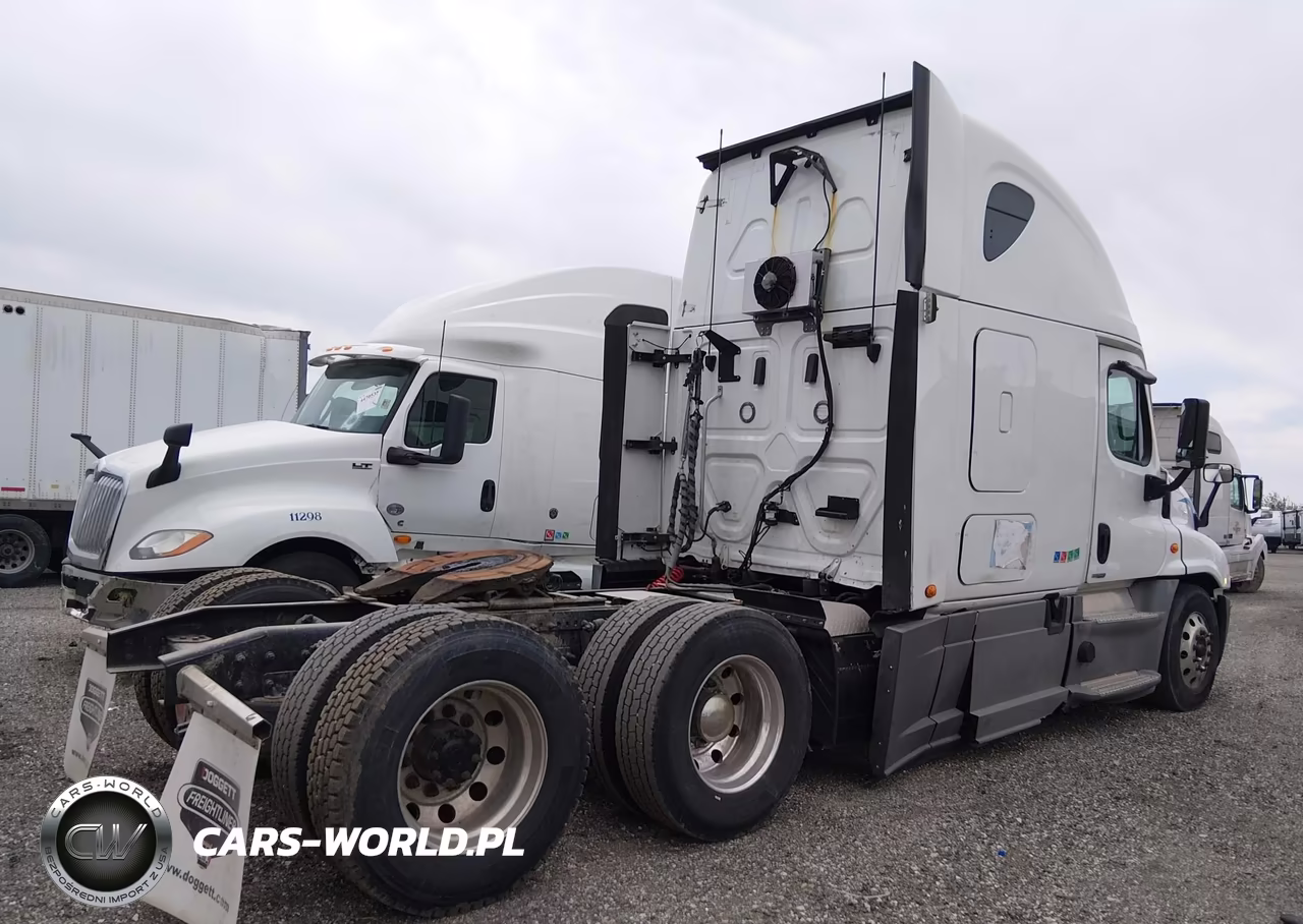 2018 Freightliner Cascadia 125 VIN:3AKJGLDR1JSJM2428 - 4