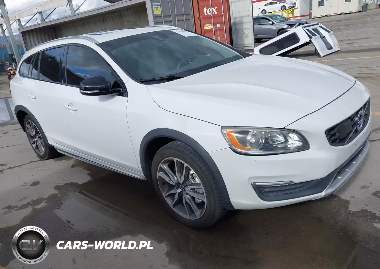 2017 Volvo V60 Cross Country T5
