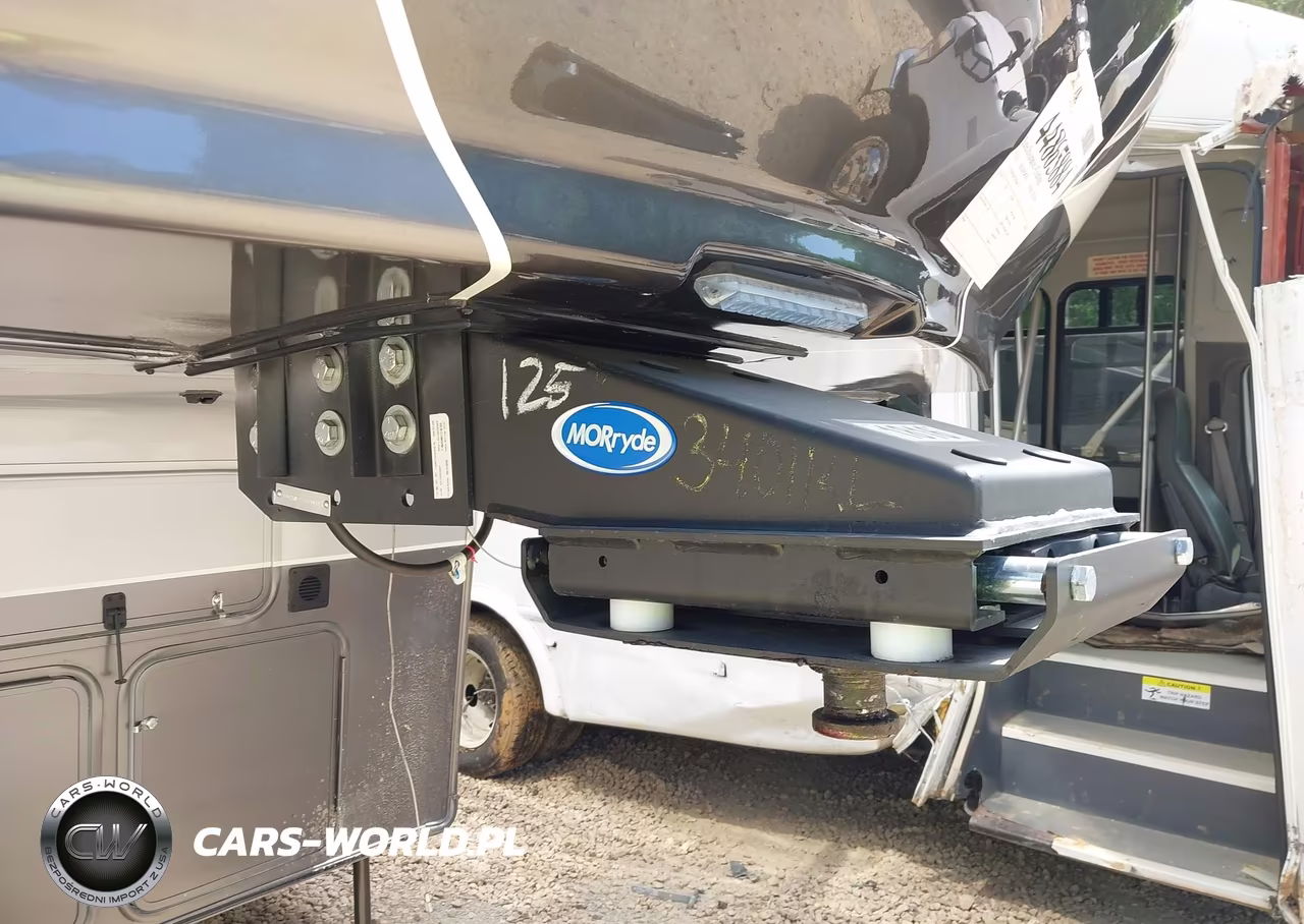 2023 Redwood 3401Rl Fifth Wheel VIN:4YDFRWR25P9340125 - 10