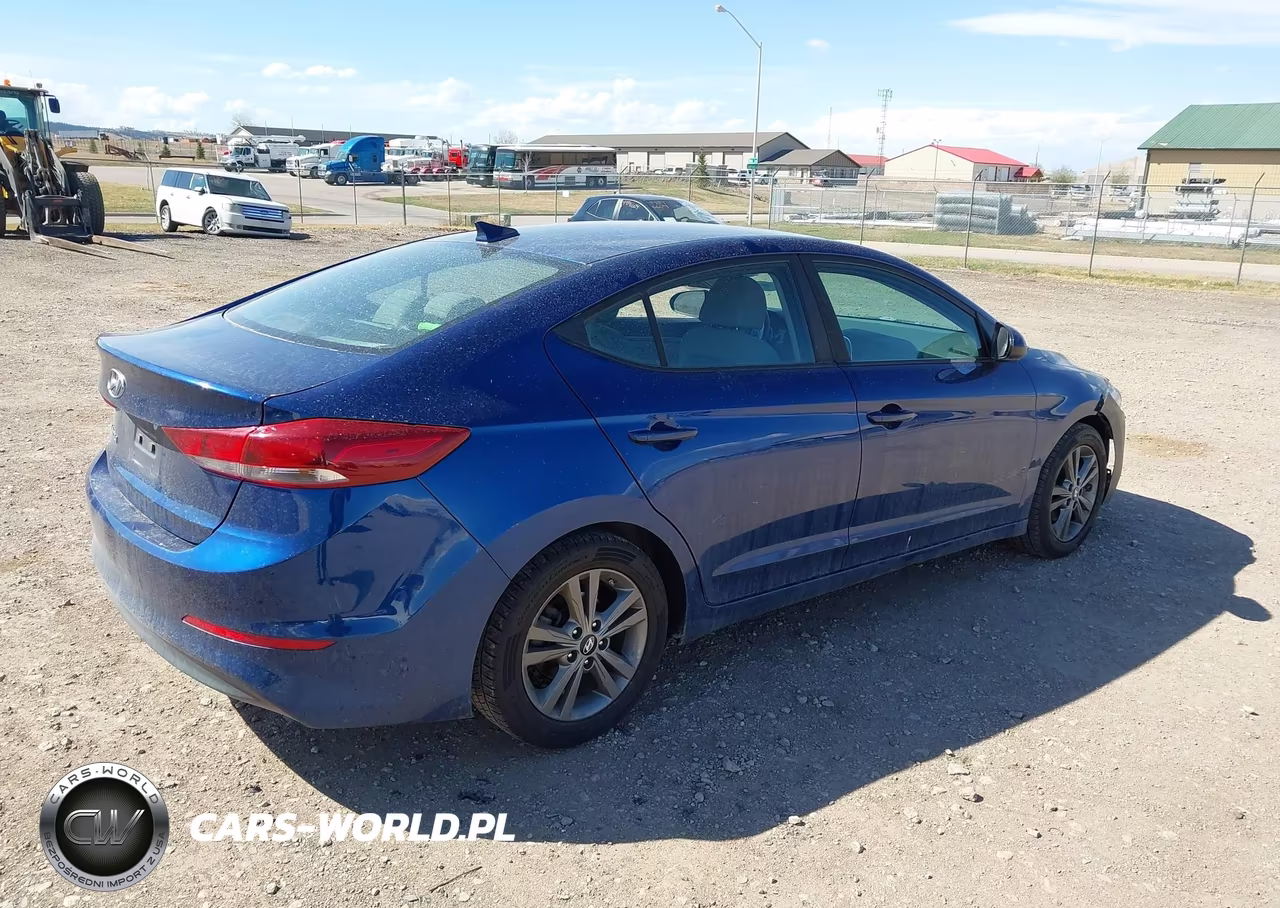 2018 Hyundai Elantra Sel VIN:5NPD84LF5JH339584 - 4
