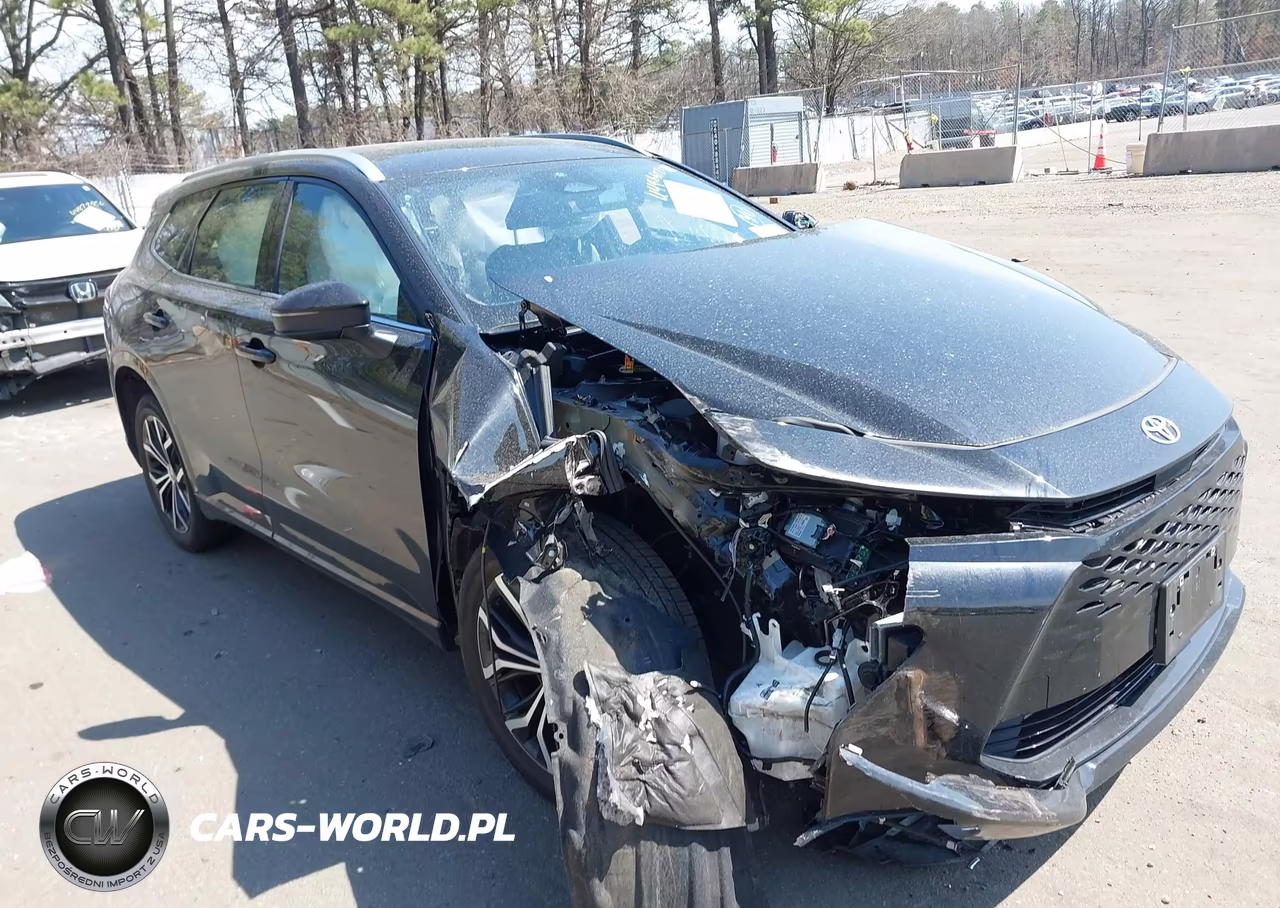 2025 Toyota Crown Signia Xle