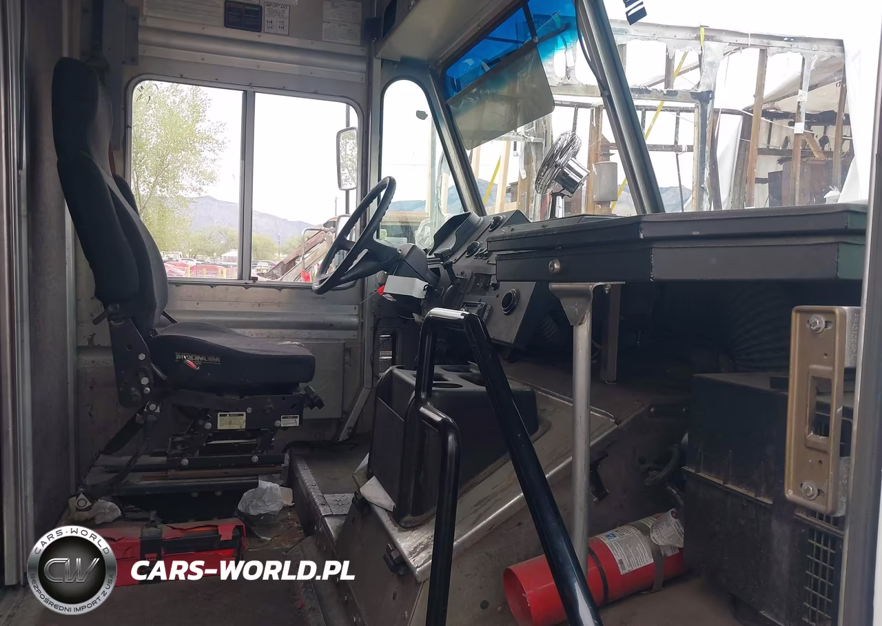 2010 Freightliner Chassis M Line Walk-In Van VIN:4UZAAPDU9ACAS1502 - 6