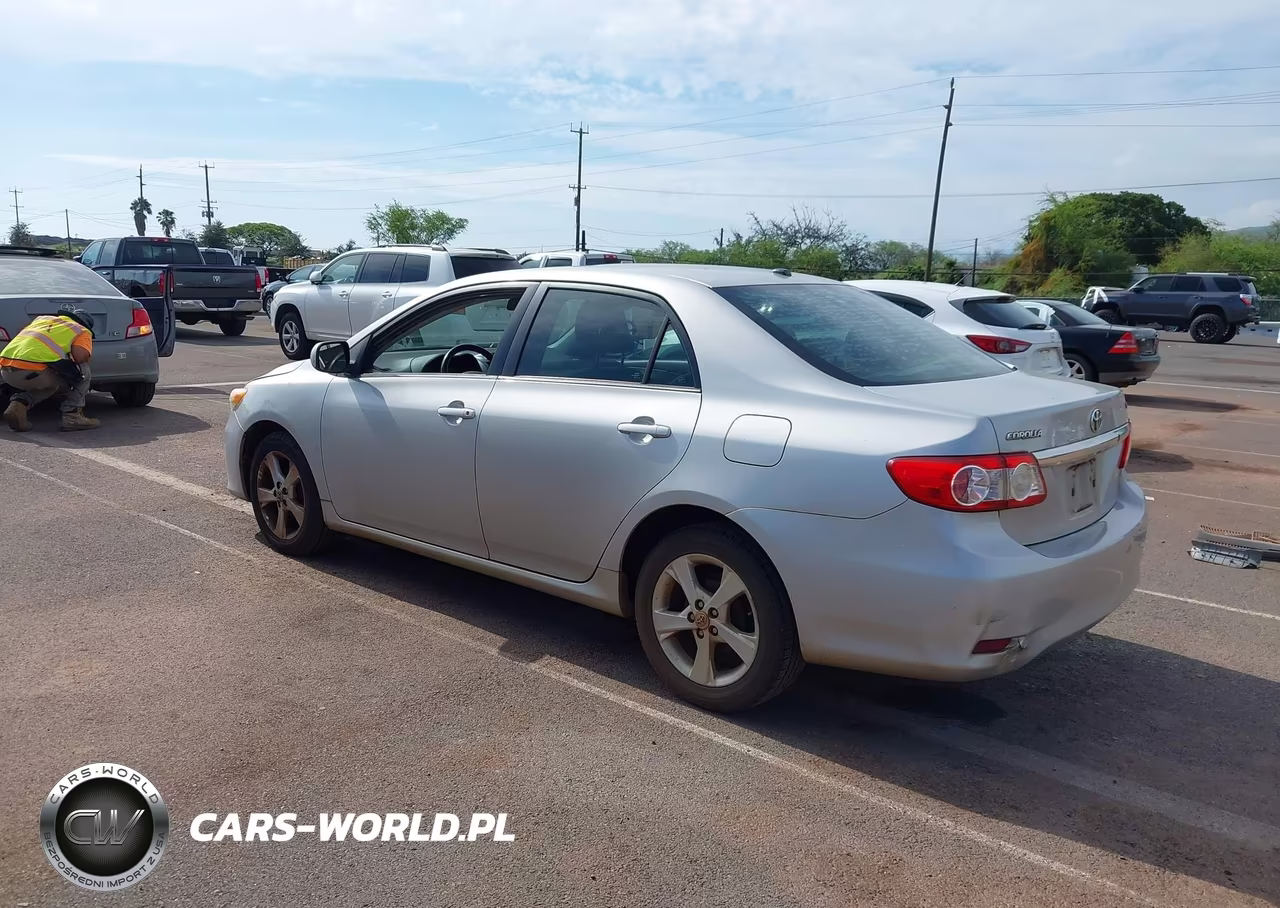 2013 Toyota Corolla VIN:2T1BU4EE3DC933105 - 3