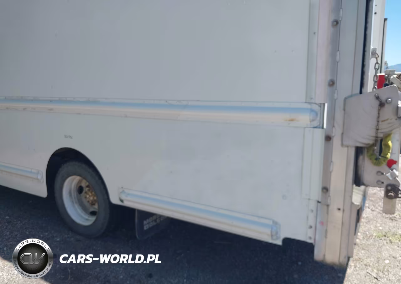 2010 Freightliner Chassis M Line Walk-In Van VIN:4UZAAPDU6ACAS1506 - 11