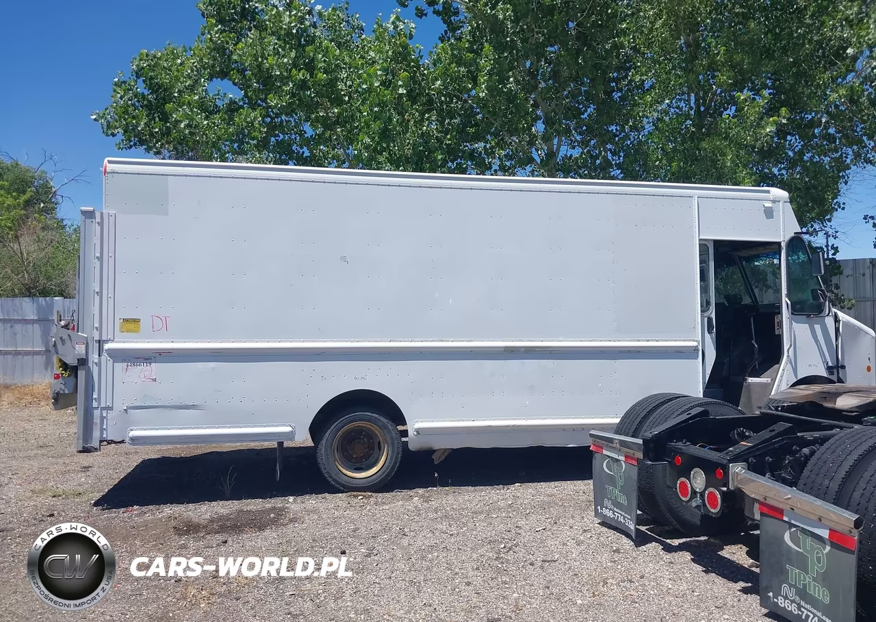2010 Freightliner Chassis M Line Walk-In Van VIN:4UZAAPDU6ACAS1506 - 13