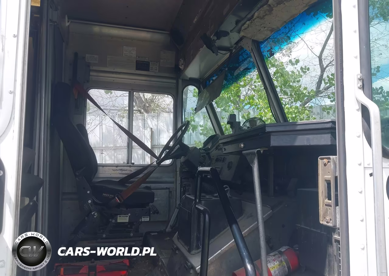 2010 Freightliner Chassis M Line Walk-In Van VIN:4UZAAPDU6ACAS1506 - 6