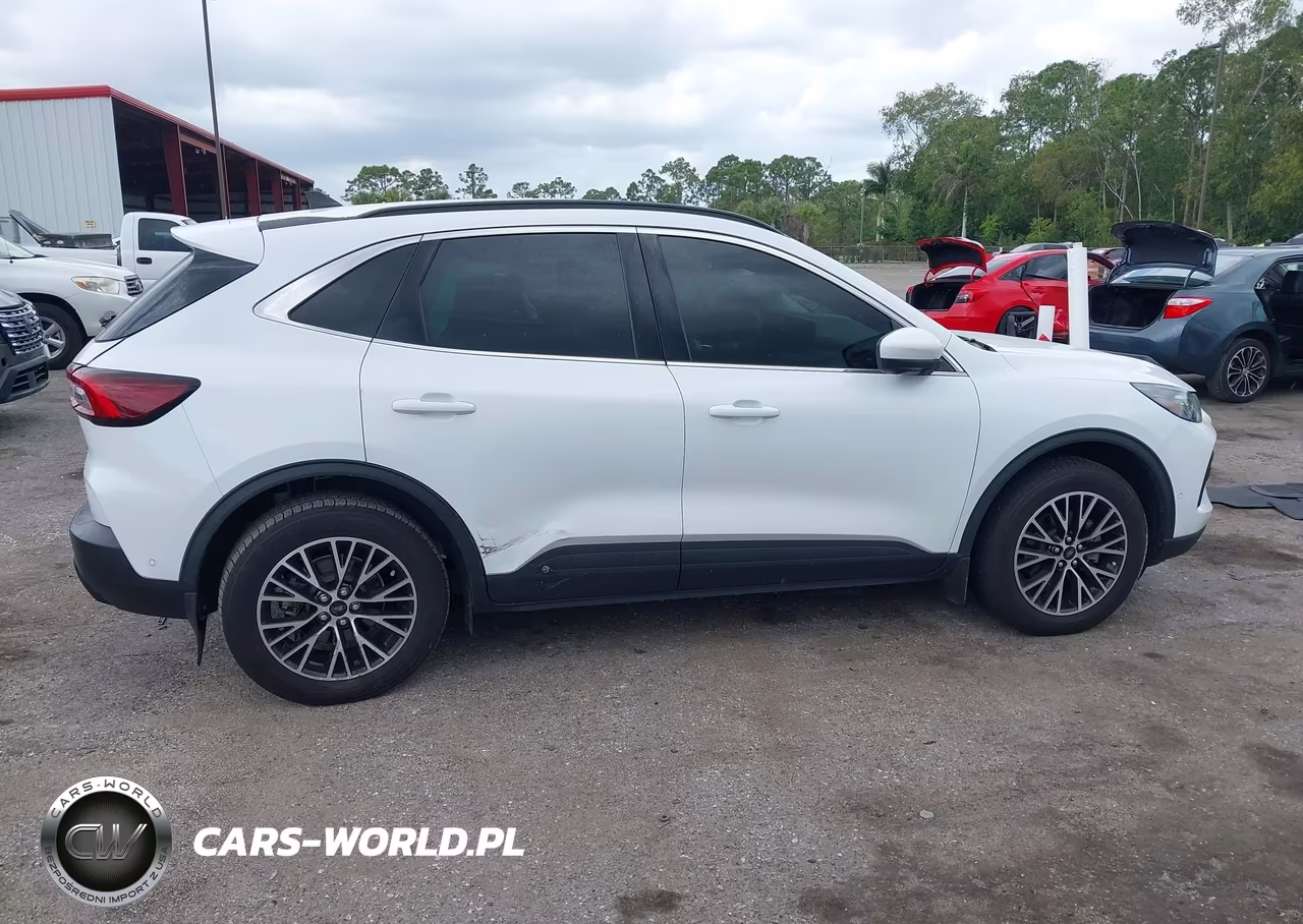 2023 Ford Escape Phev VIN:1FMCU0E12PUA75963 - 13