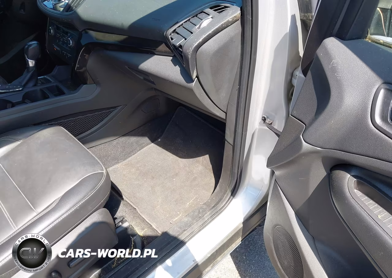 2017 Ford Escape Titanium VIN:1FMCU0JD1HUC72253 - 5