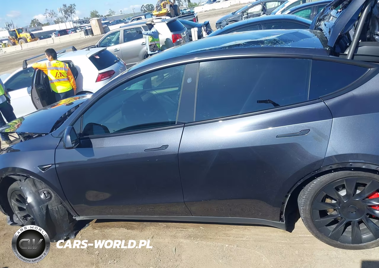 2024 Tesla Model Y Long Range Dual Motor All-Wheel Drive VIN:7SAYGAEE2RF131764 - 14