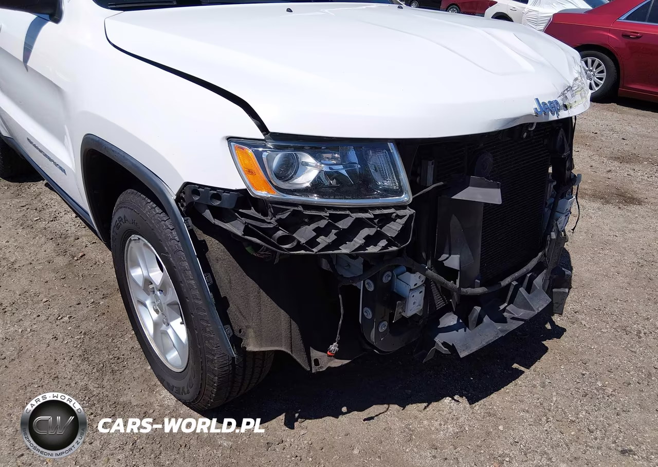2016 Jeep Grand Cherokee Laredo VIN:1C4RJEAG1GC335550 - 19