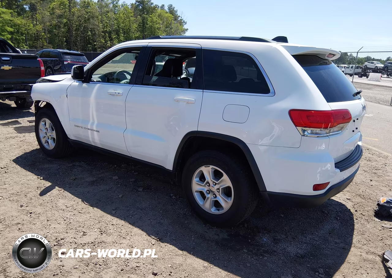 2016 Jeep Grand Cherokee Laredo VIN:1C4RJEAG1GC335550 - 3