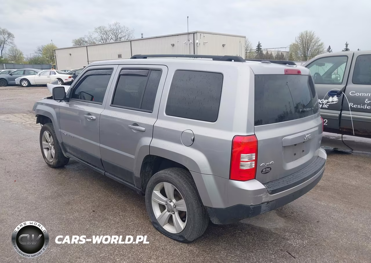 2016 Jeep Patriot Latitude VIN:1C4NJRFB6GD598646 - 3