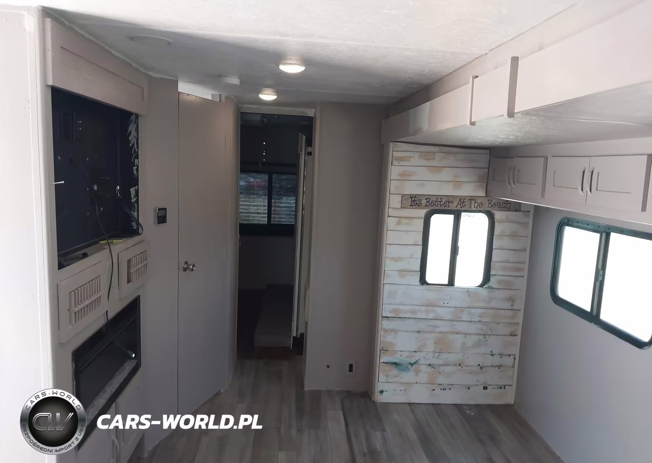 2022 Coachmen Freedom Express Ultr VIN:5ZT2FERB9NW025071 - 8