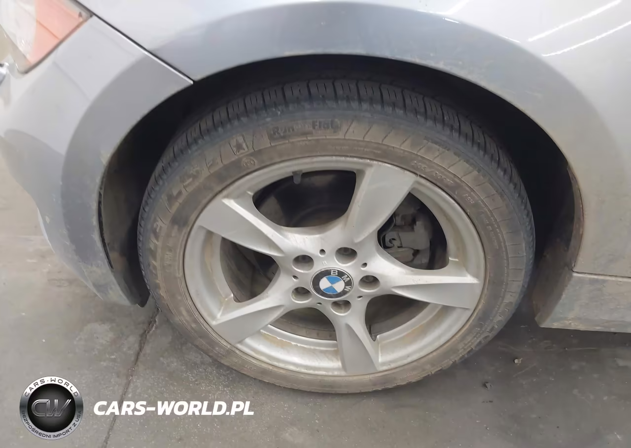 2012 BMW 128I VIN:WBAUN1C59CVR00173 - 12