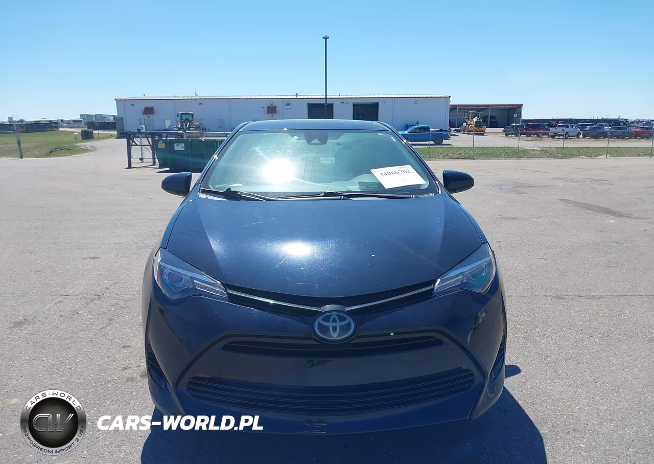 2017 Toyota Corolla Le VIN:2T1BURHE1HC753717 - 12