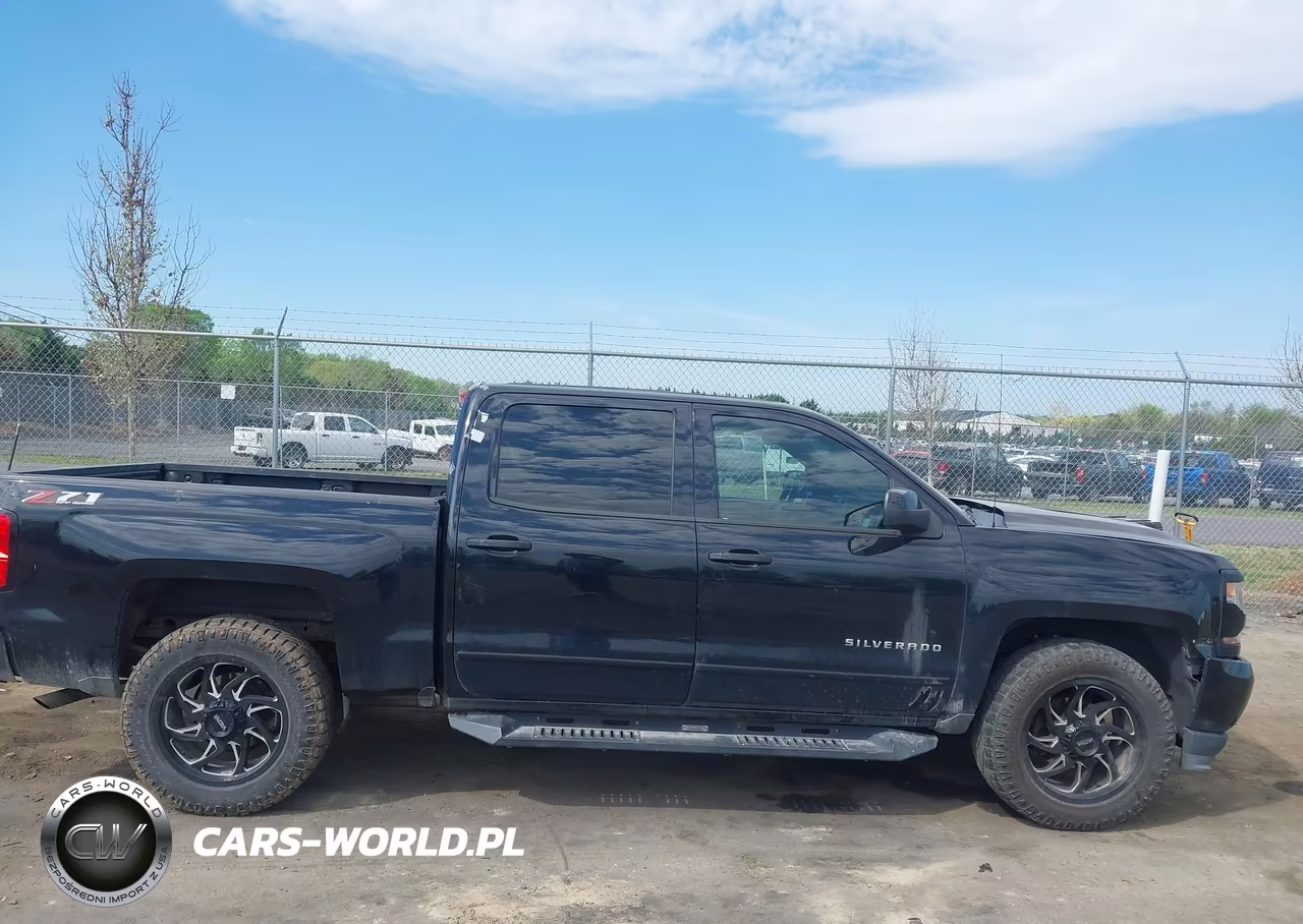 2018 Chevrolet Silverado 1500 2Lt VIN:3GCUKREC1JG594114 - 13