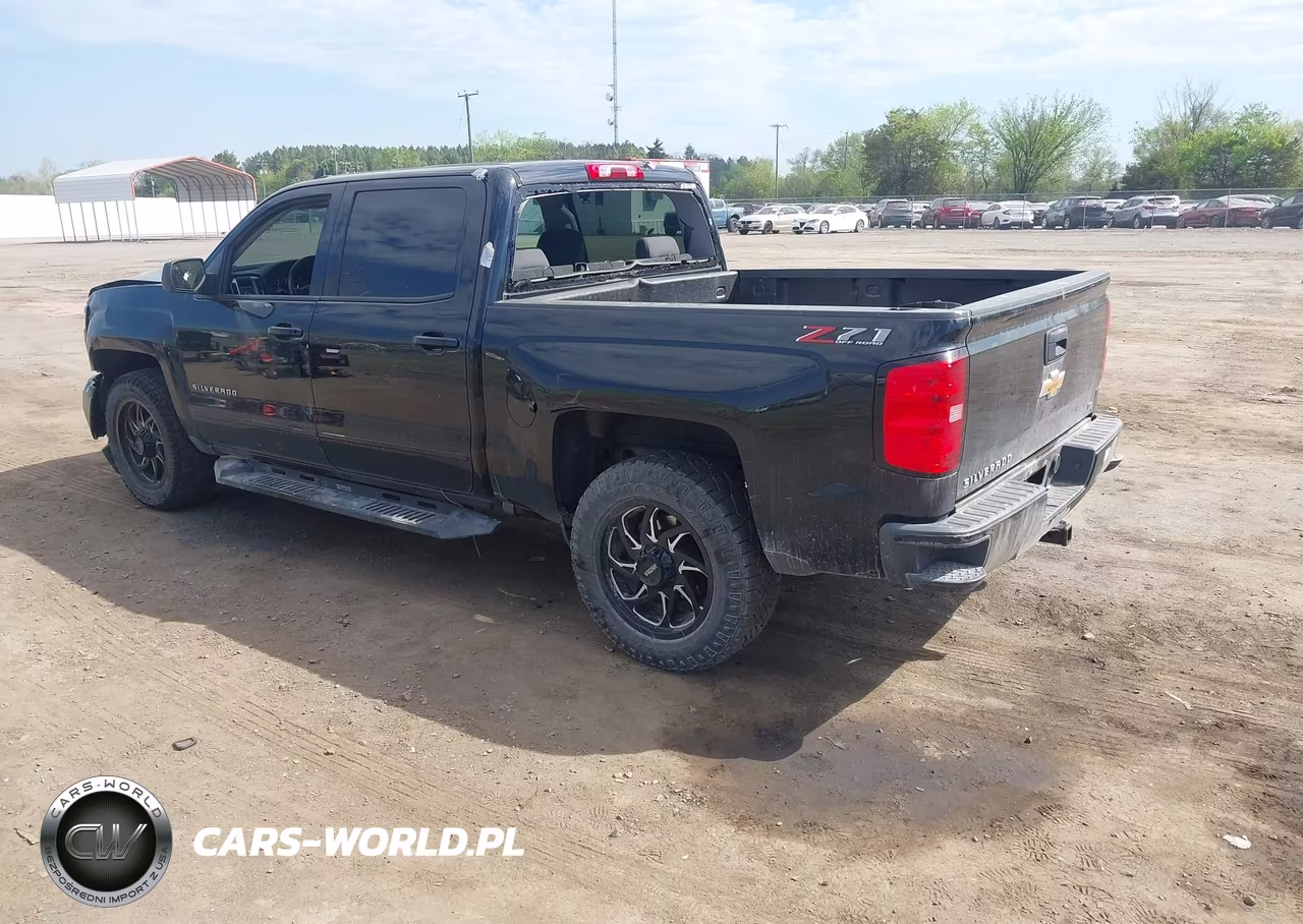 2018 Chevrolet Silverado 1500 2Lt VIN:3GCUKREC1JG594114 - 3