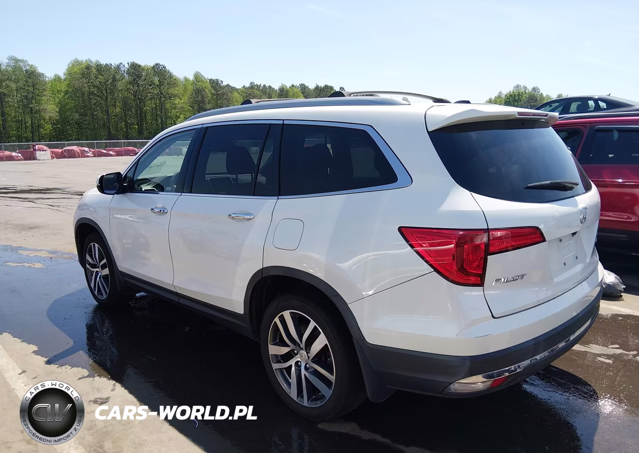 2017 Honda Pilot Touring VIN:5FNYF6H94HB098387 - 3