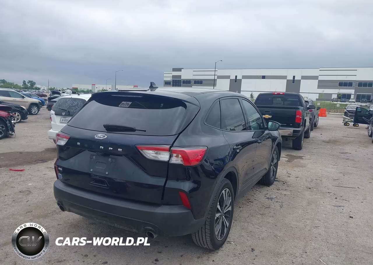 2021 Ford Escape Se VIN:1FMCU0G68MUA20759 - 4