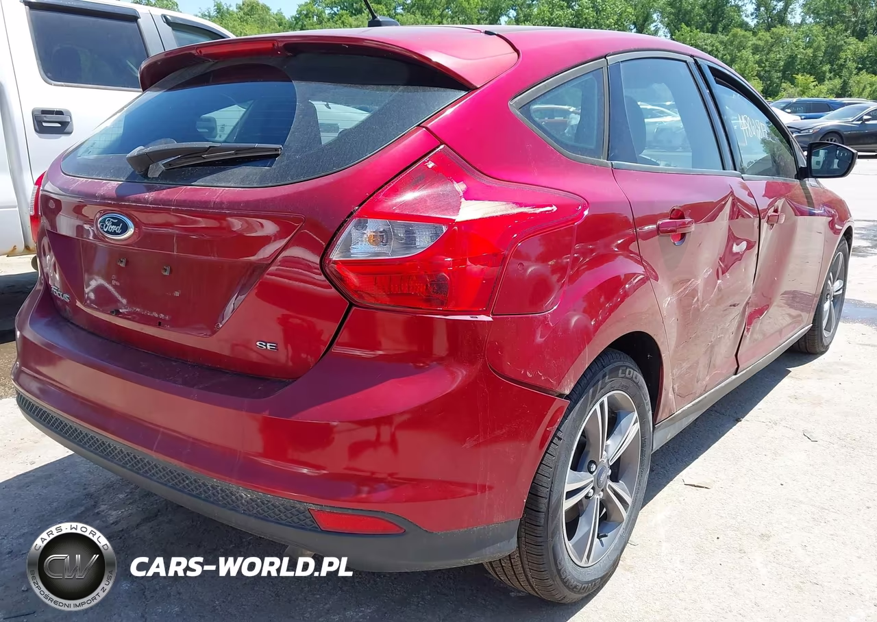 2014 Ford Focus Se VIN:1FADP3K26EL453953 - 4