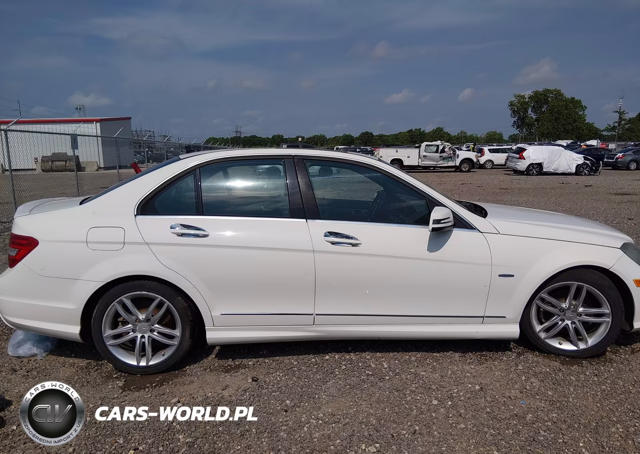 2012 Mercedes-Benz C 250 Sport VIN:WDDGF4HB9CR231673 - 13