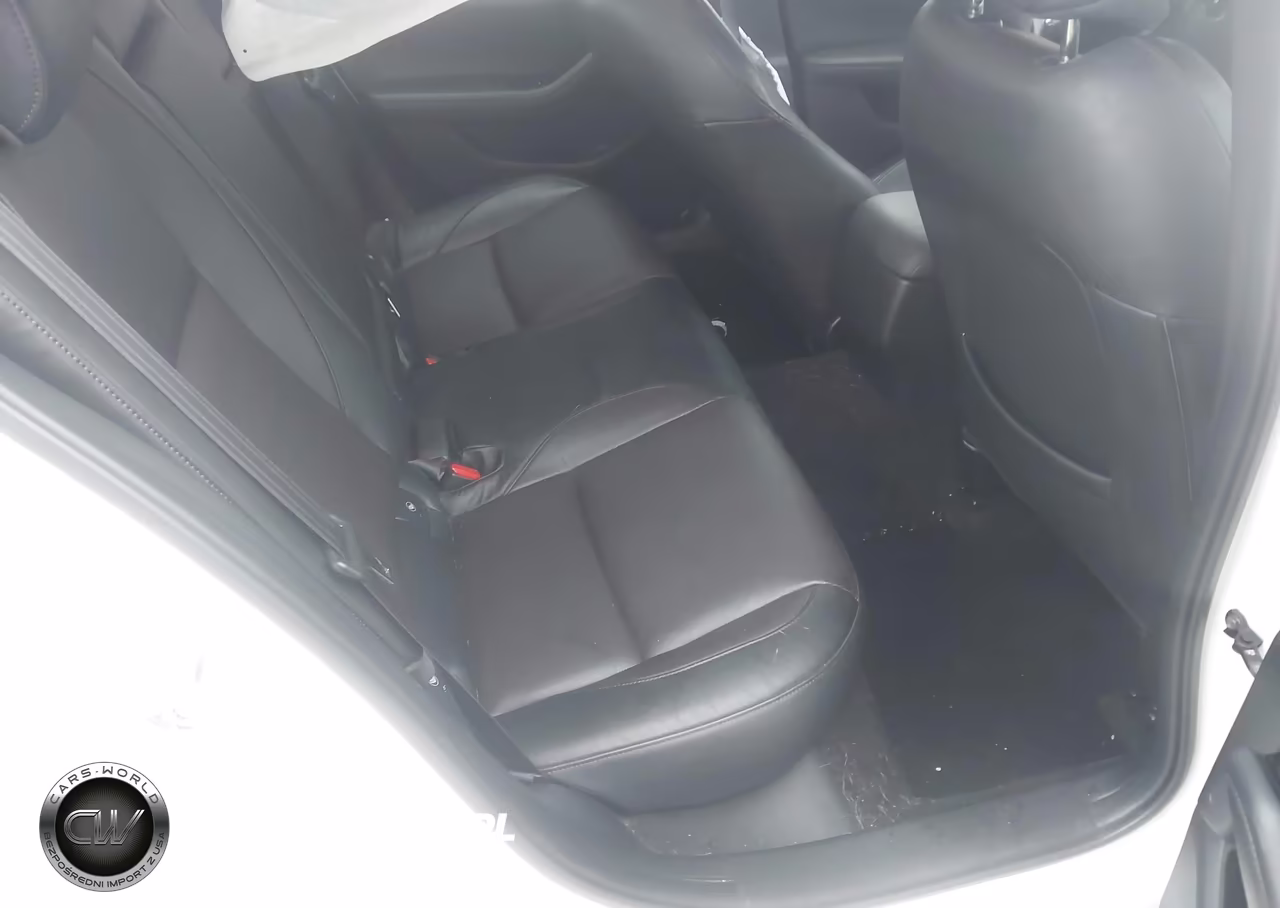 2021 Mazda Mazda3 Premium VIN:JM1BPBDL7M1315348 - 8