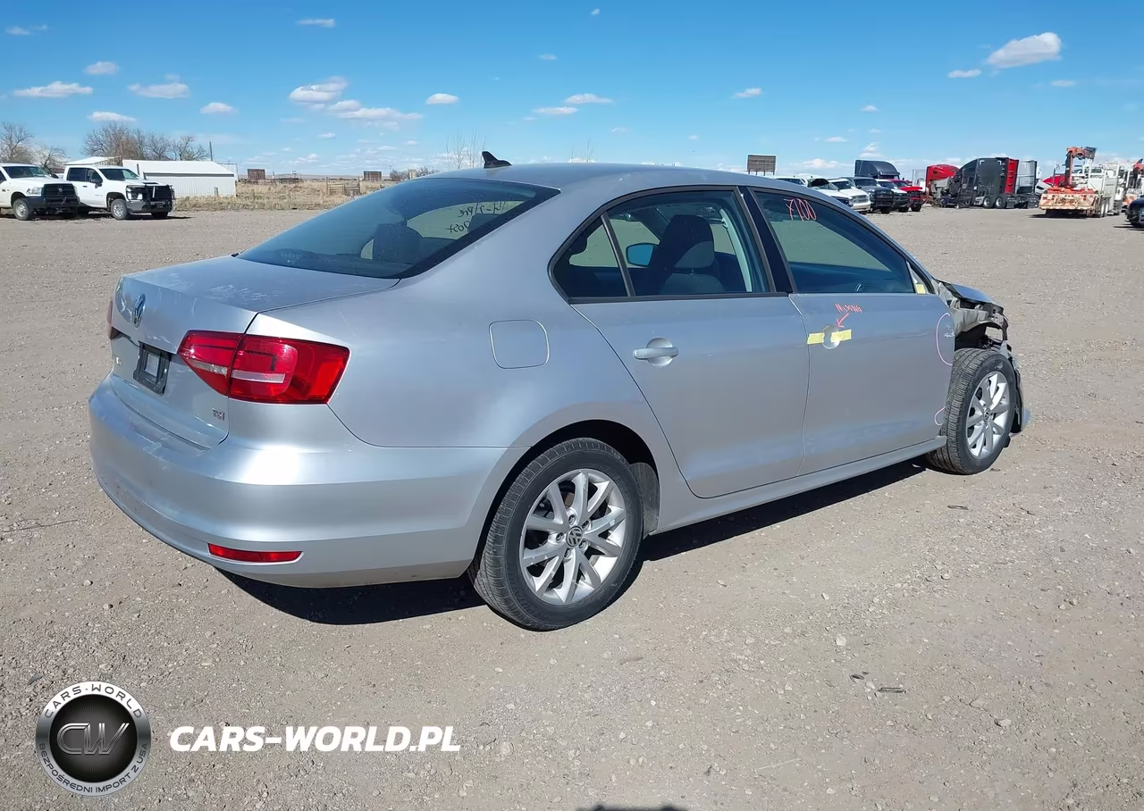 2015 Volkswagen Jetta 1.8T Se VIN:3VWD17AJ8FM261491 - 4