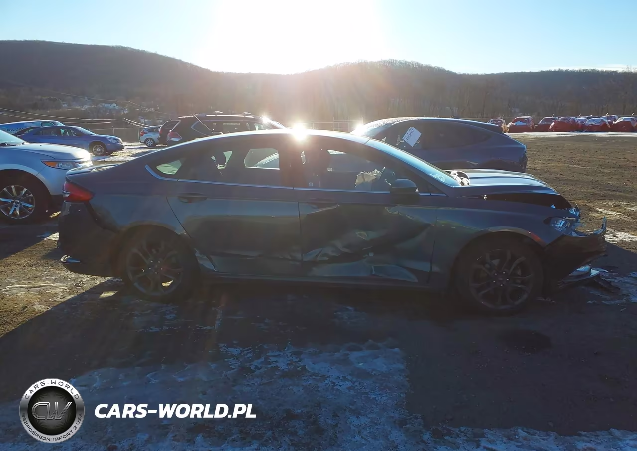 2018 Ford Fusion S VIN:3FA6P0G73JR244449 - 13