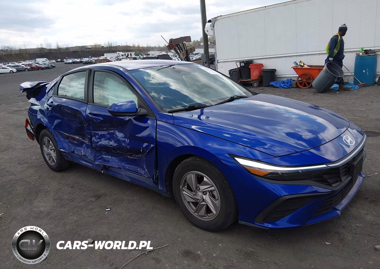2025 Hyundai Elantra Se – zdjęcie 1 z 16