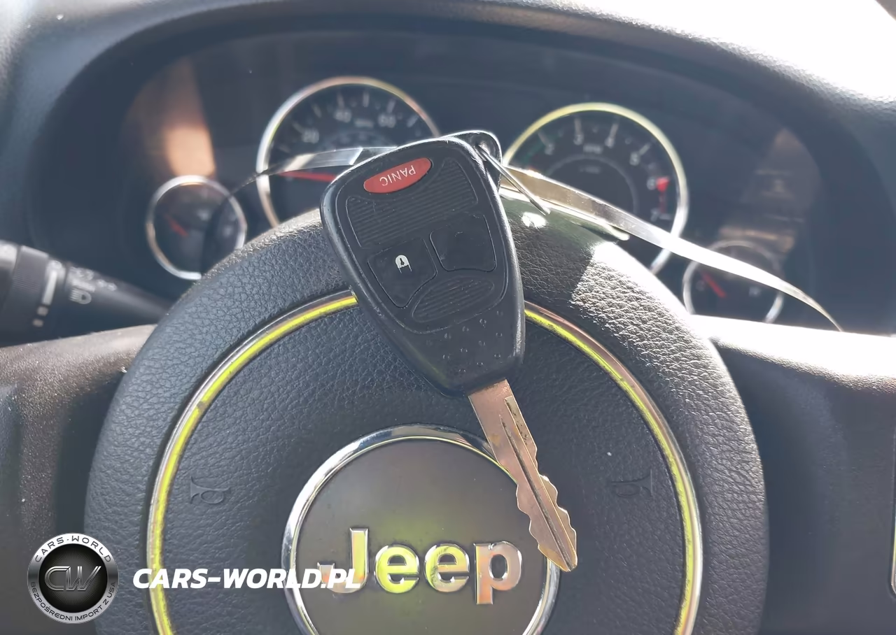 2012 Jeep Wrangler Unlimited Sport VIN:1C4BJWDG4CL209857 - 11