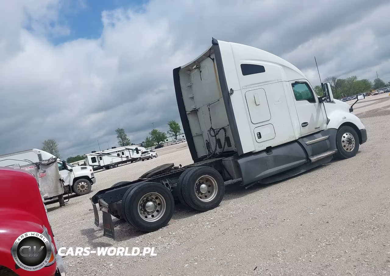 2018 Kenworth T680 VIN:1XKYDP9X1JJ189564 - 4