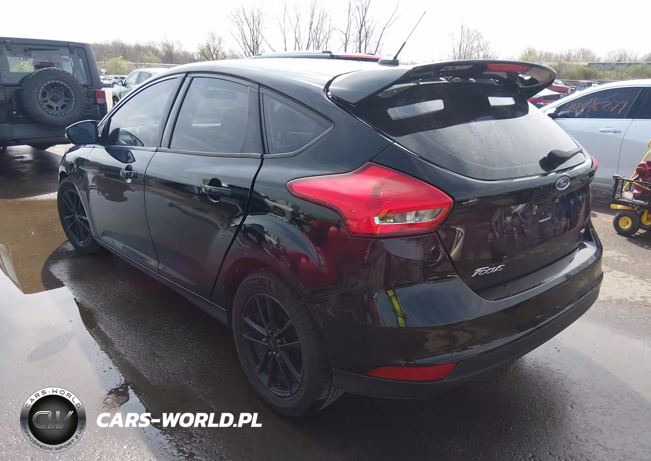 2017 Ford Focus Se VIN:1FADP3K25HL272766 - 3