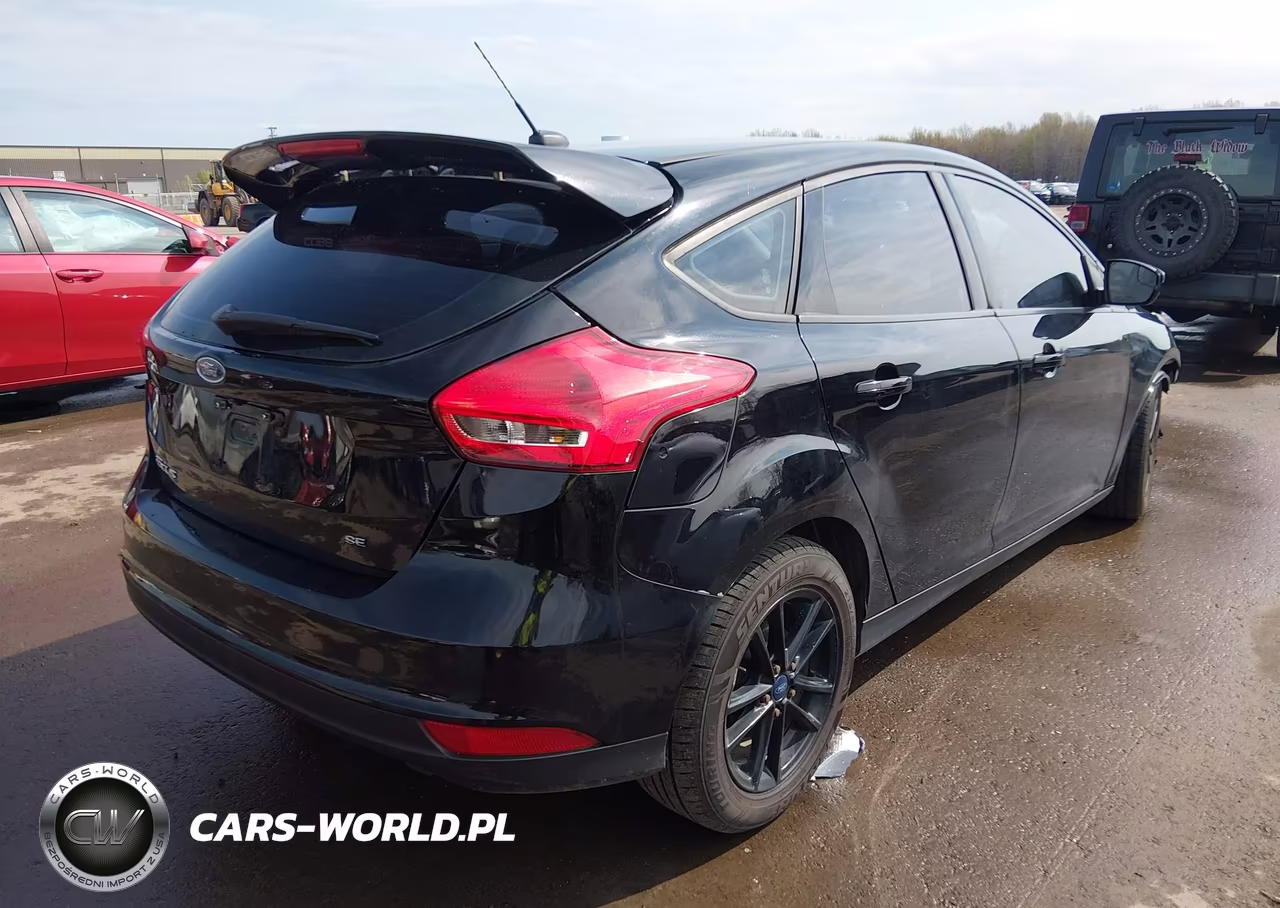 2017 Ford Focus Se VIN:1FADP3K25HL272766 - 4