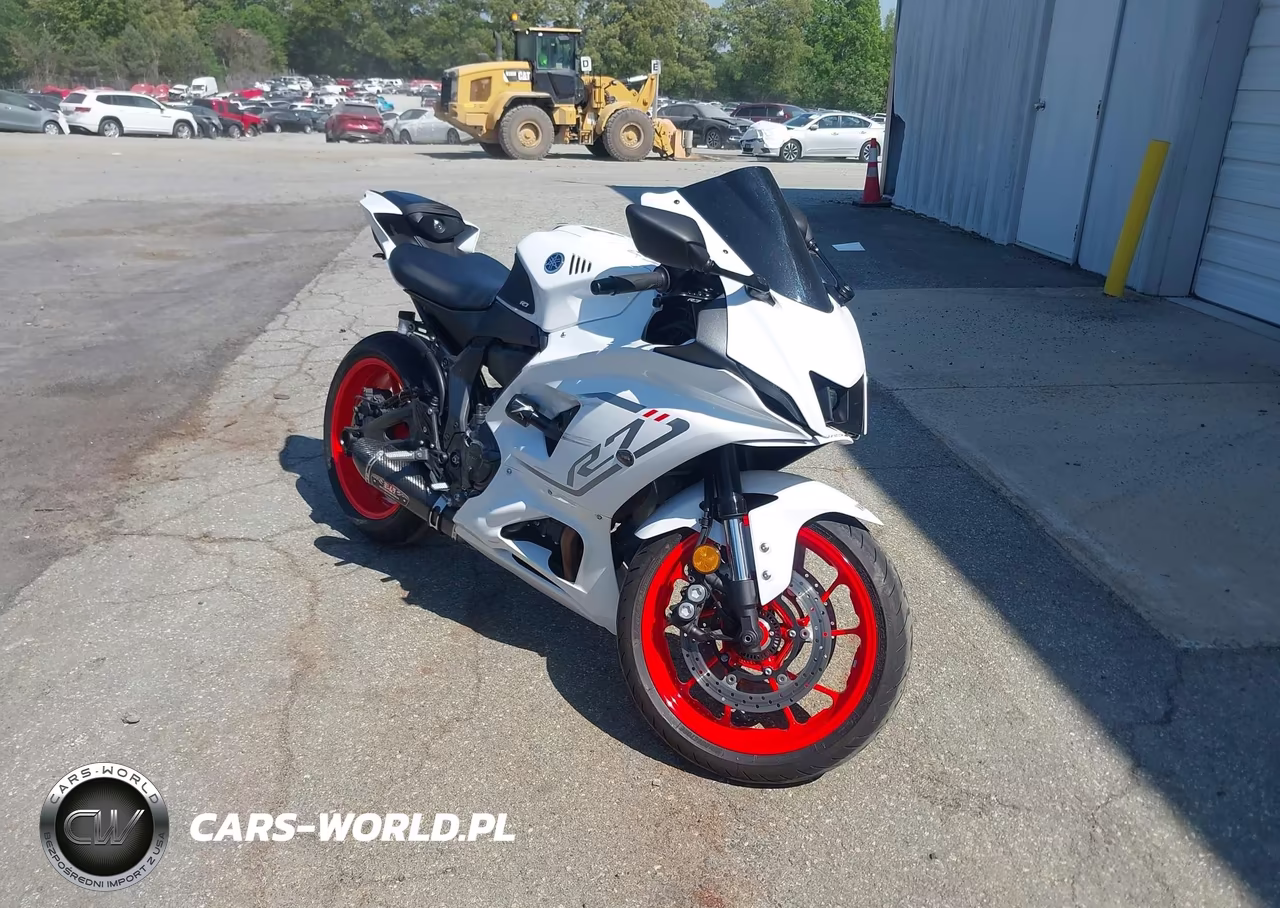2023 Yamaha Yzfr7