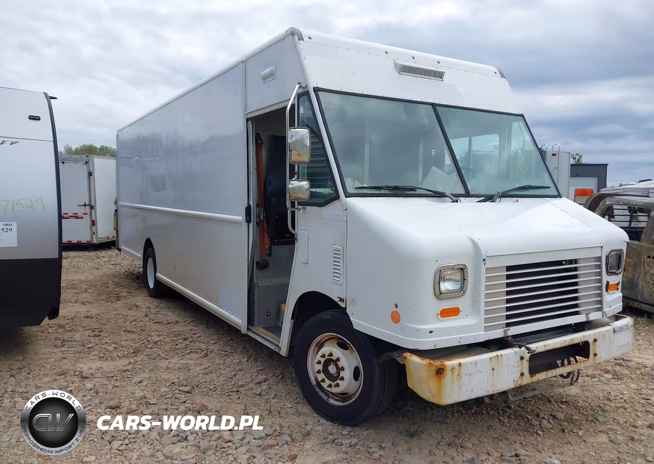 2014 Ford F-59 Commercial Stripped
