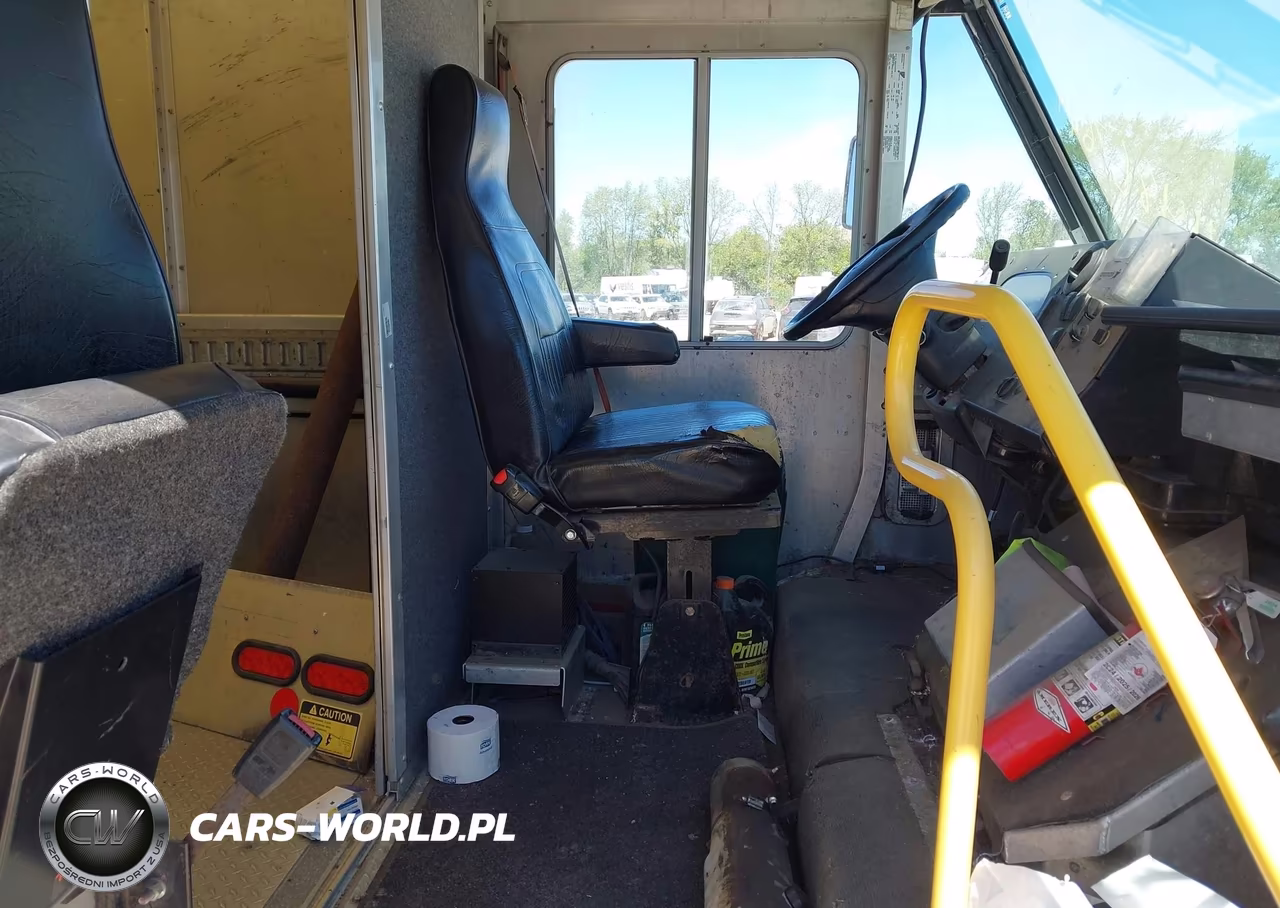 2014 Ford F-59 Commercial Stripped VIN:1F66F5KY4E0A07956 - 13
