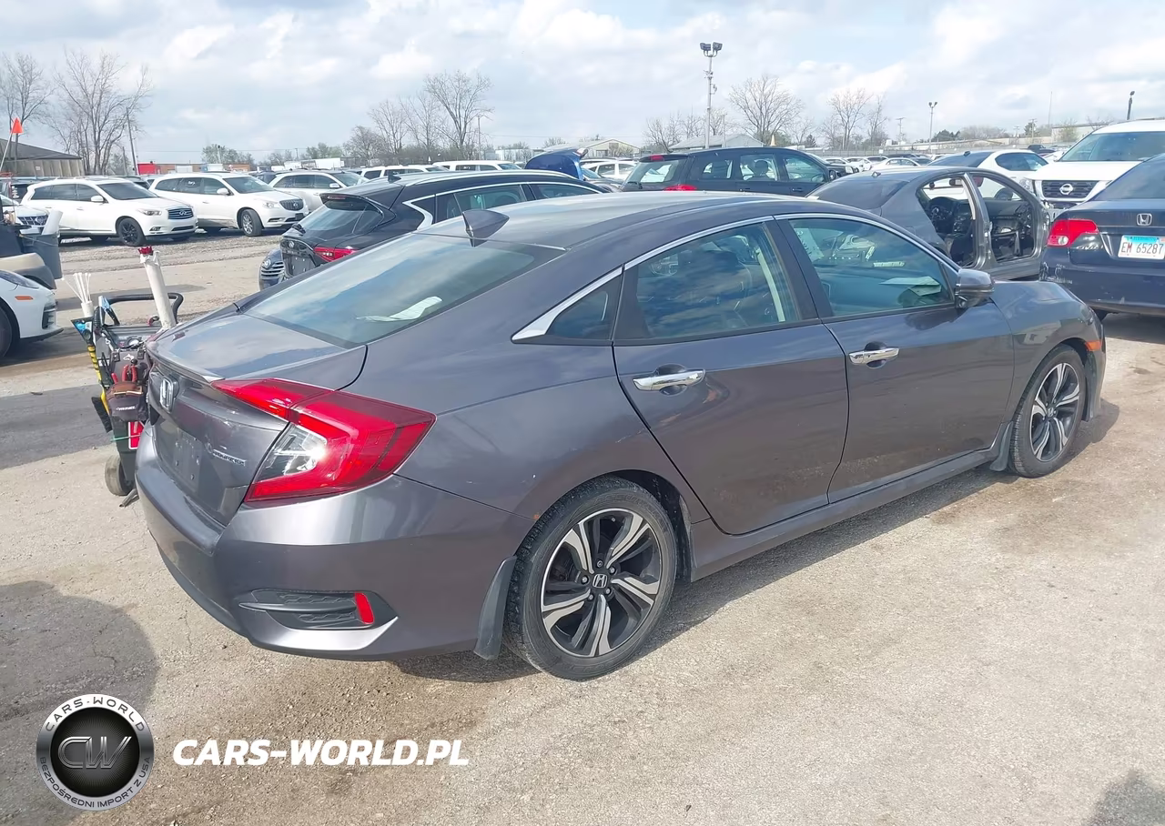 2017 Honda Civic Touring VIN:19XFC1F98HE015247 - 4